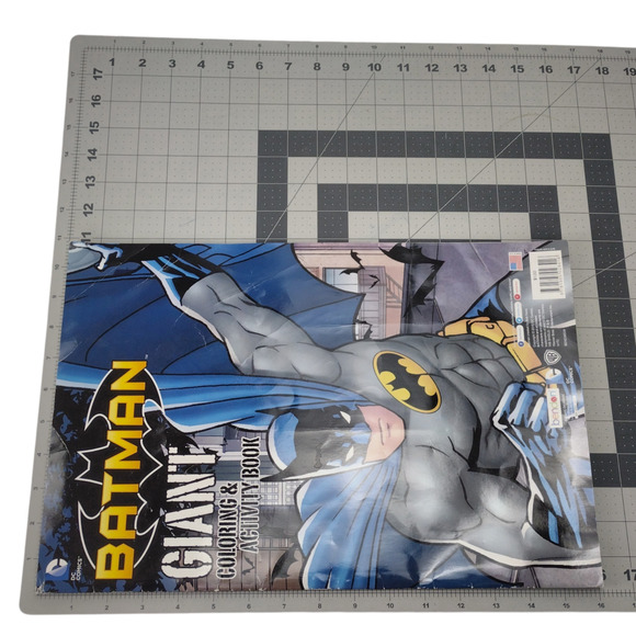 Batman Giant Coloring & Activity Book DC Comics Bendon 2011 - Picture 4 of 4